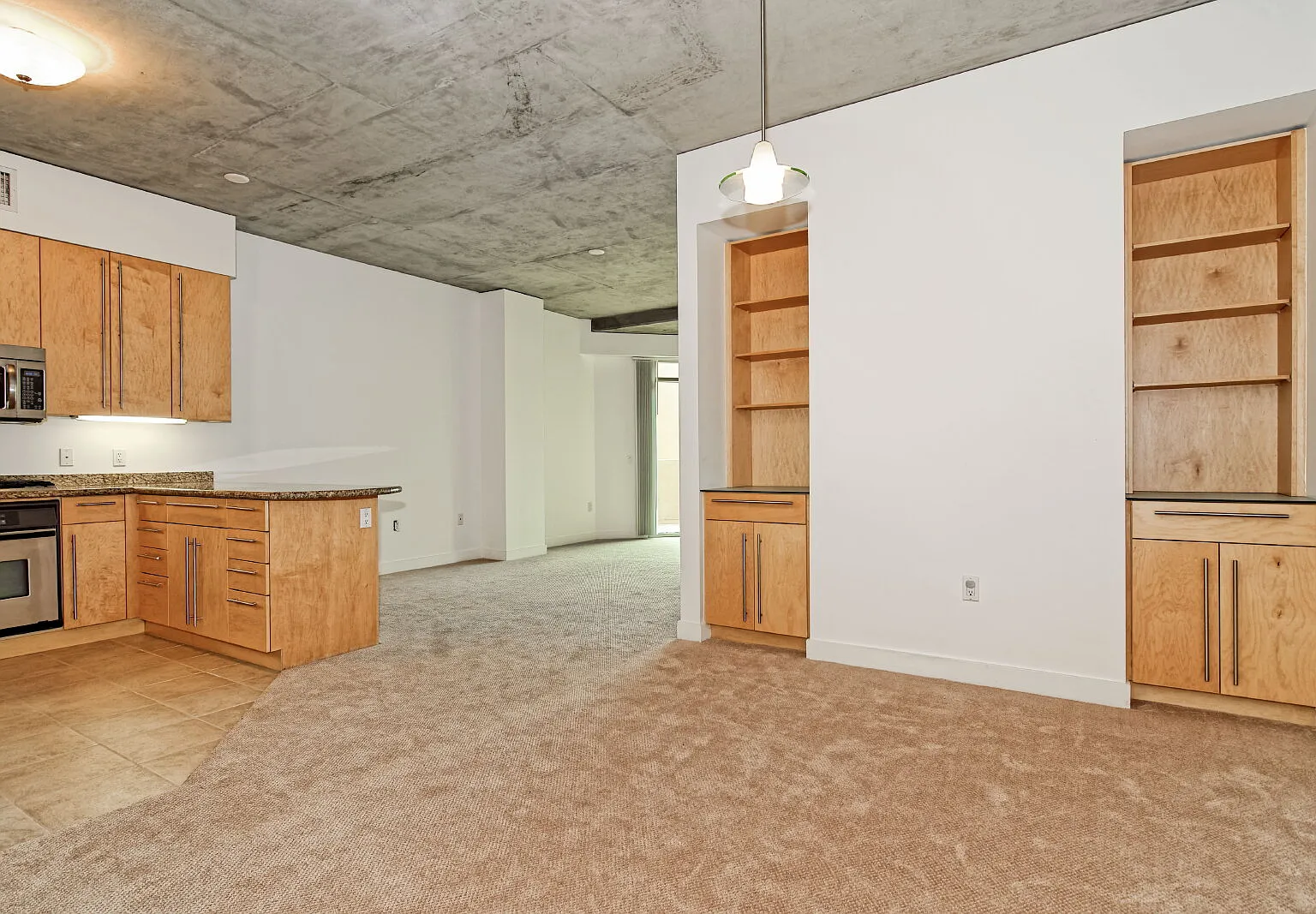 801 Ash St — Photo 1