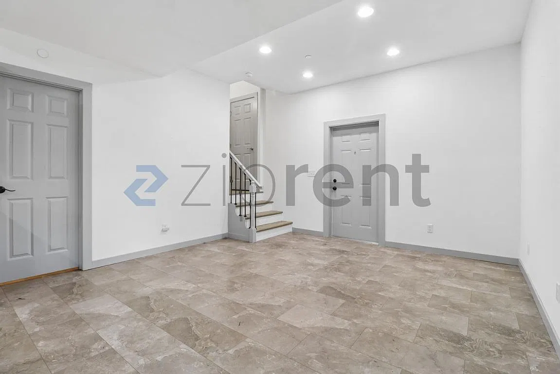 2 bed, 1.5 bath, 1100 sqft, $2,725 — Photo 2