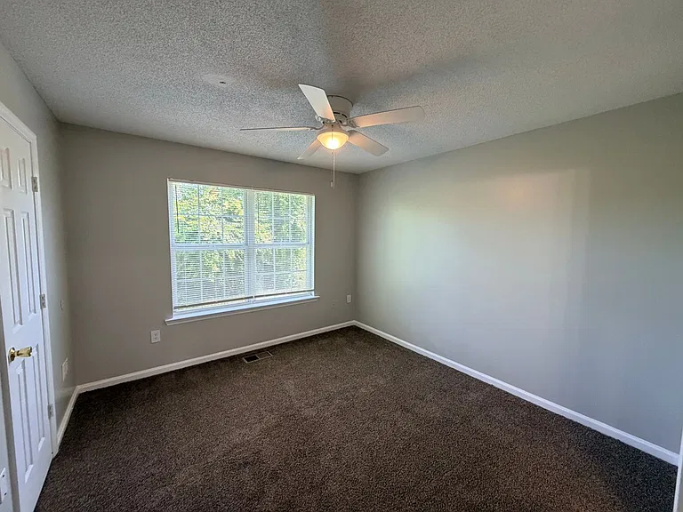 427 E Main St — Photo 8