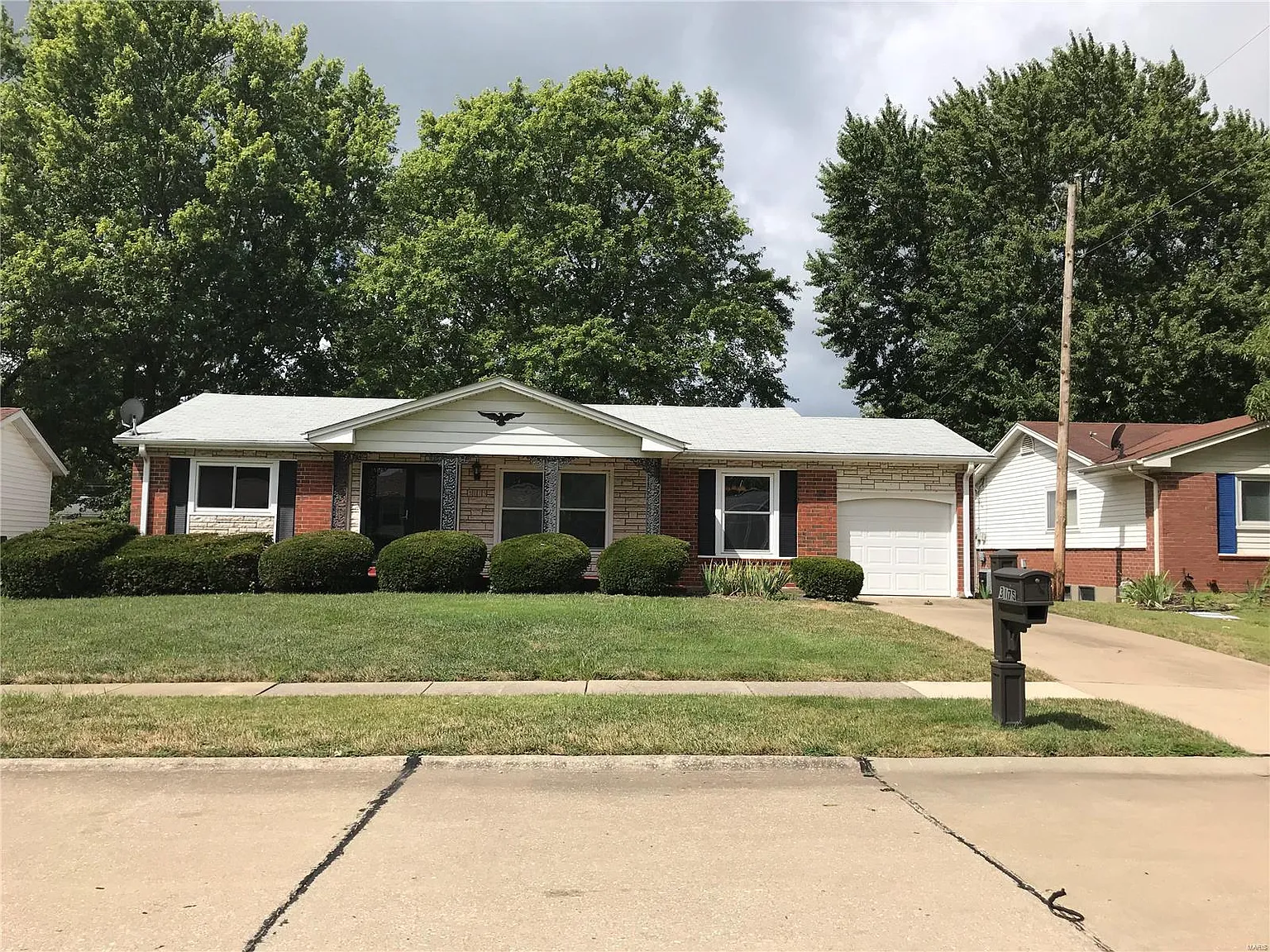 3175 Brookshire Dr photo 1
