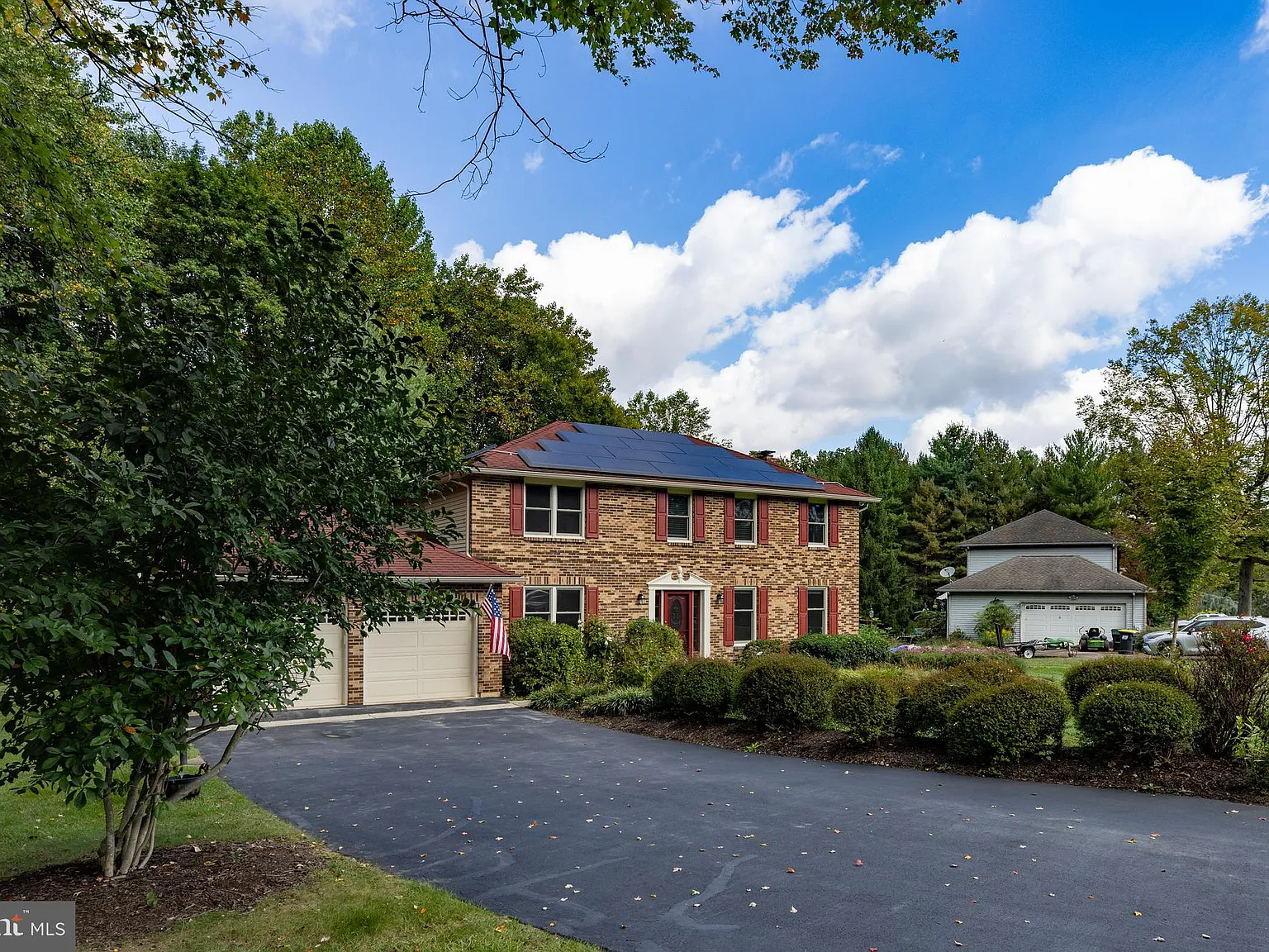 4 bed, 2.5 bath, 3600 sqft, $3,600 — Photo 3