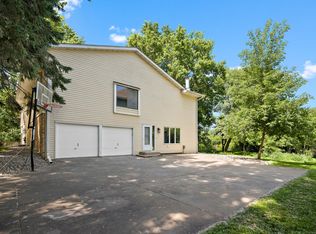 5542 Malibu Dr, Minneapolis, MN 55436