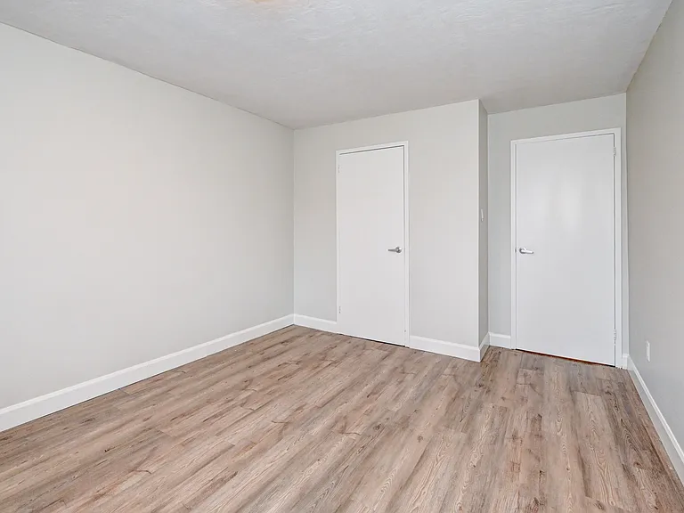 380 Forfar St E — Photo 21