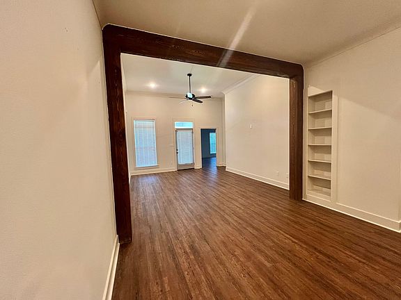 5th image of 17529 Comfort Blvd