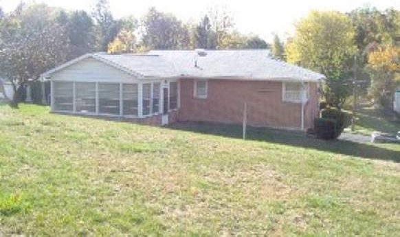 2nd image of 843 W Foxcroft Dr