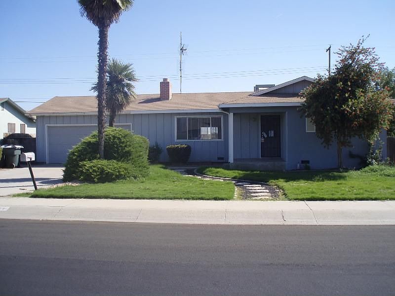 1st image of 3031 E Laurel Ave