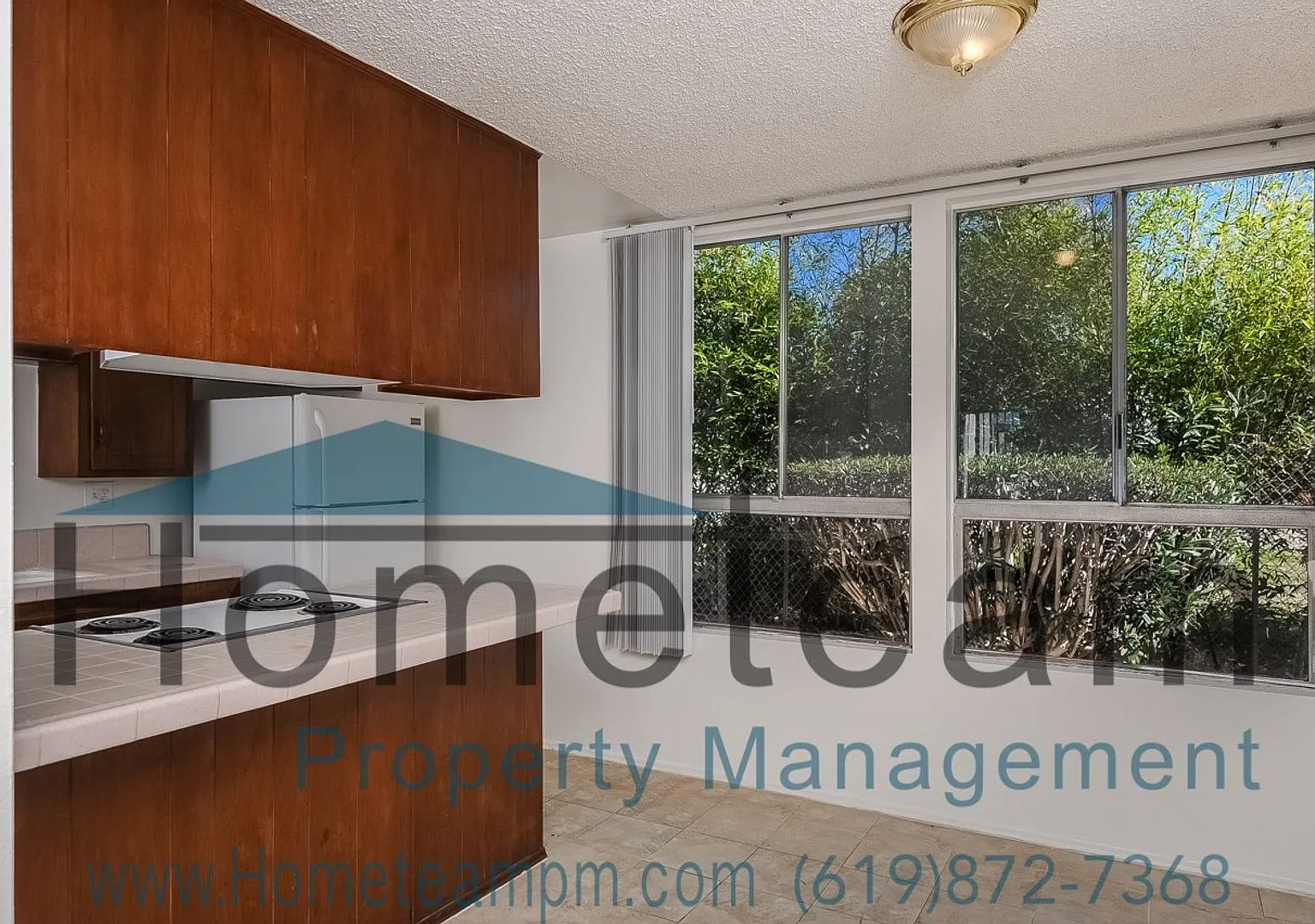 279 Moss St — Photo 3
