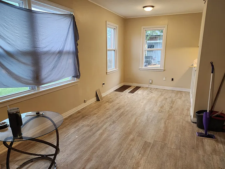 1200 N Harvard Ave #B — Photo 1