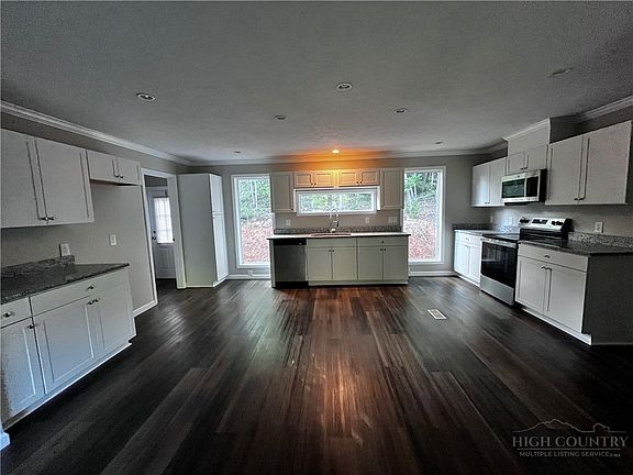 3rd image of 3153 Bear Trail Drive