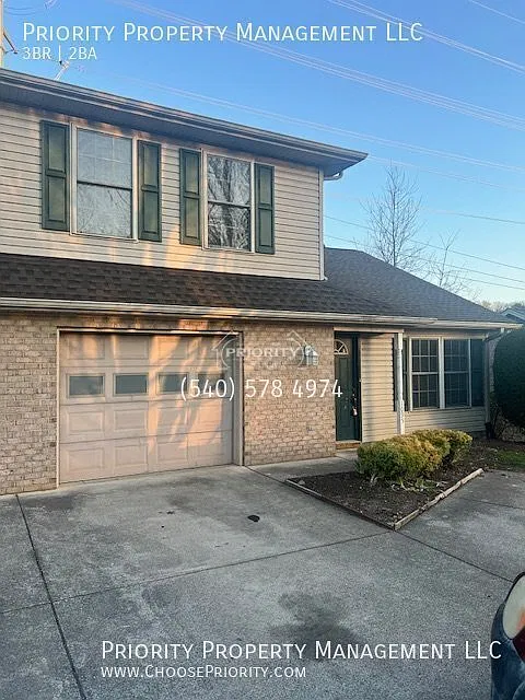 1095 Robinhood Ct