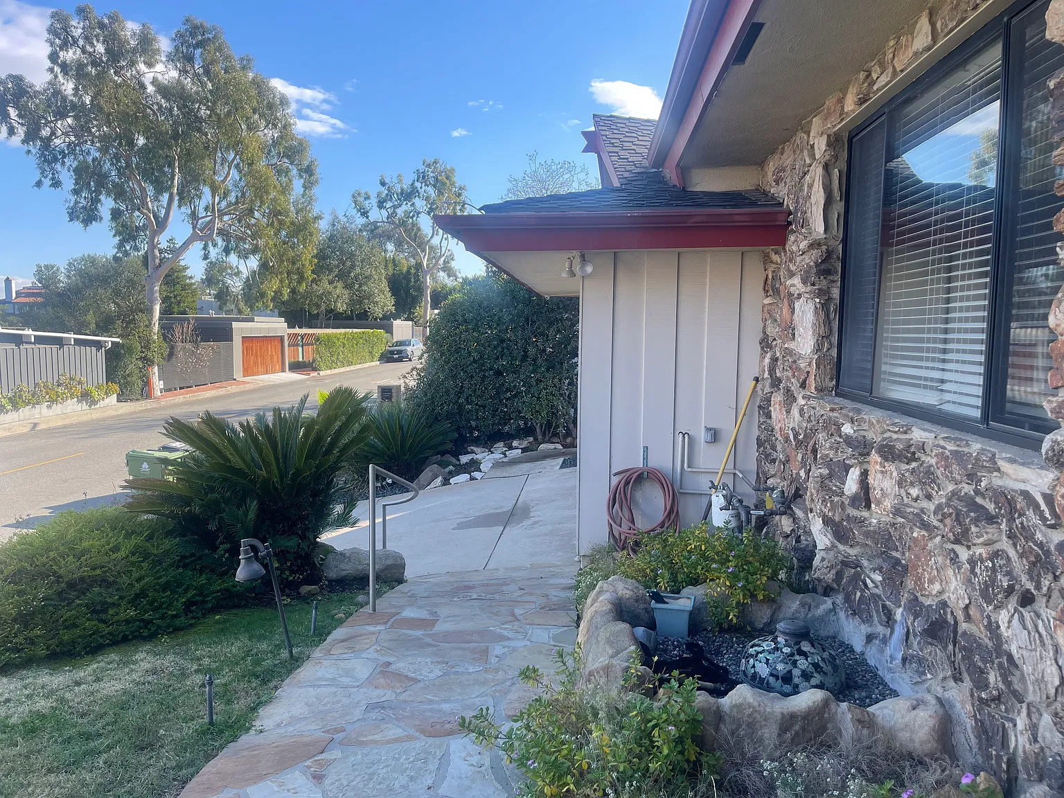 3 bed, 2765 sqft, $10,000 — Photo 3