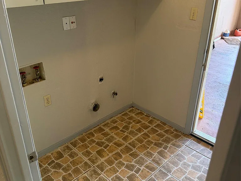 7604 Bender Dr — Photo 8