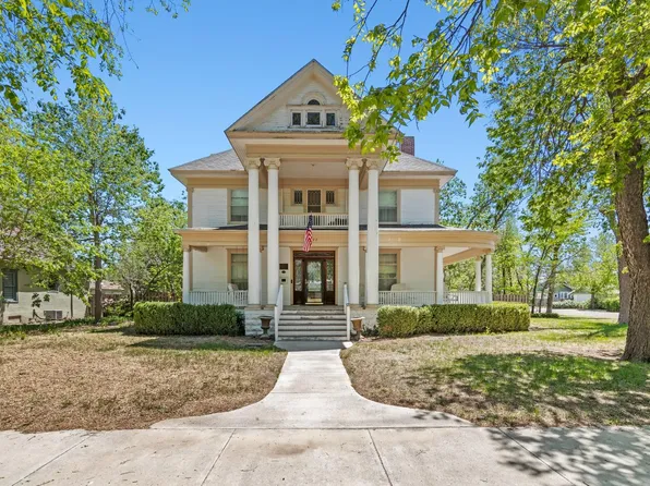 902 N 6th St, Garden City, KS 67846
