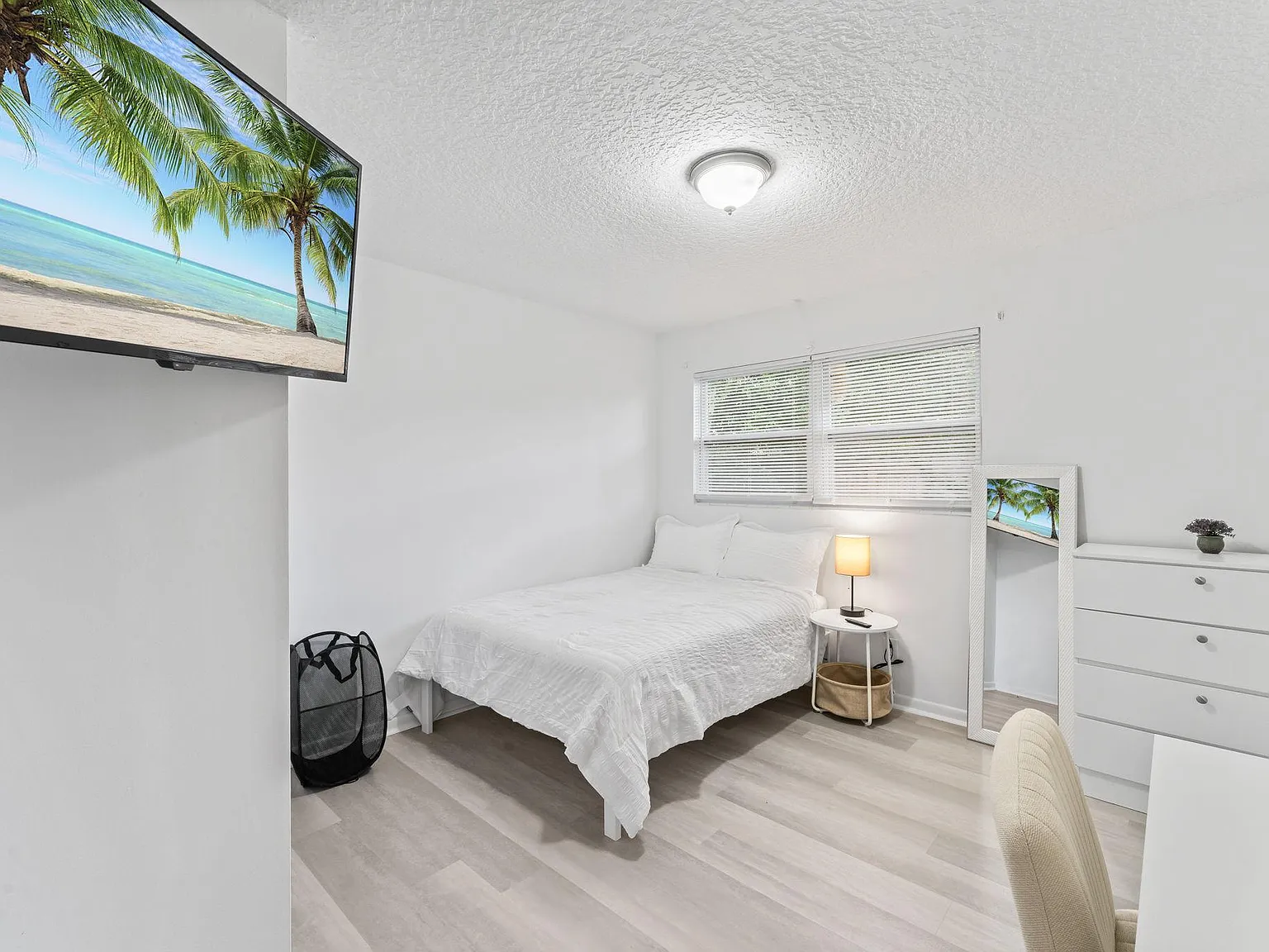 4 bed, 3.0 bath, 2234 sqft, $845 — Photo 2
