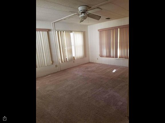 4th image of 427 Lazy Lake Dr W