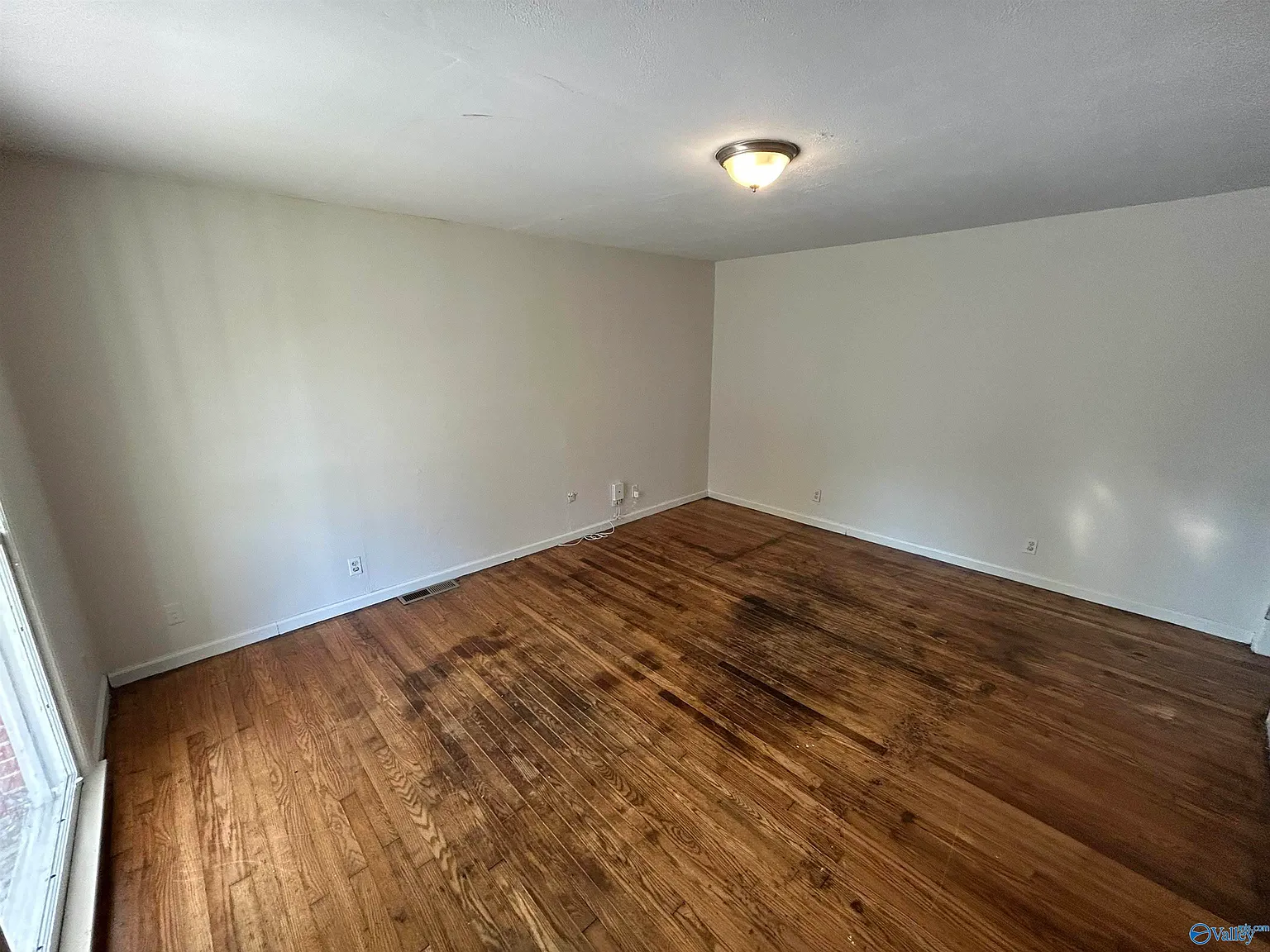 3 bed, 1.5 bath, 1107 sqft, $1,250 — Photo 2