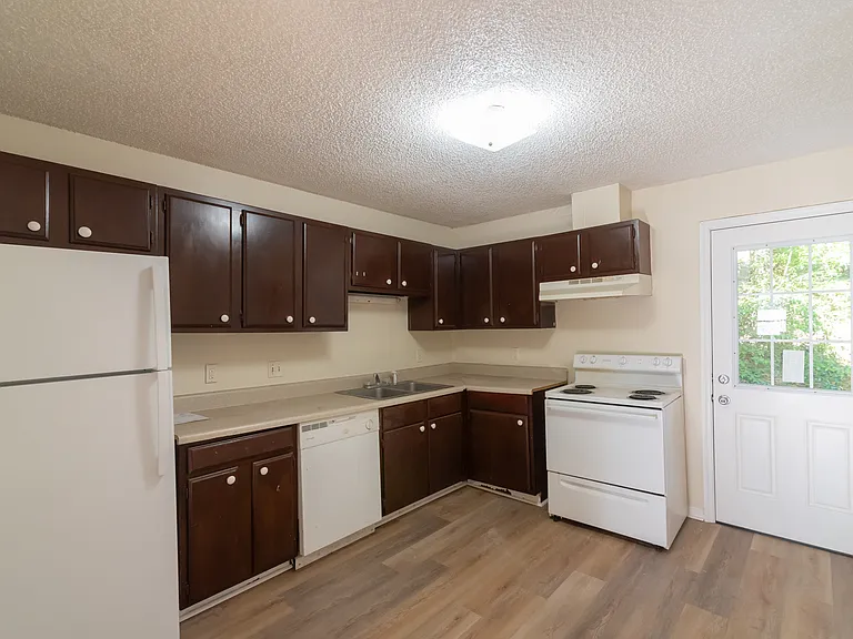 3216 Jim Lee Rd #8-B — Photo 5