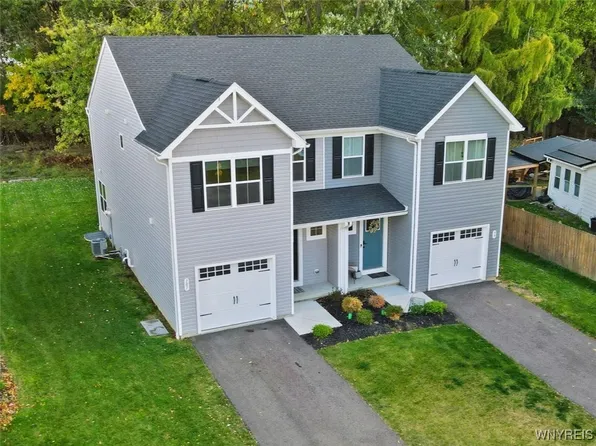 101 South Dr, West Seneca, NY 14218