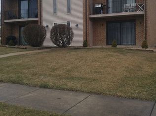 9950 Shady Ln APT 3B, Orland Park, IL