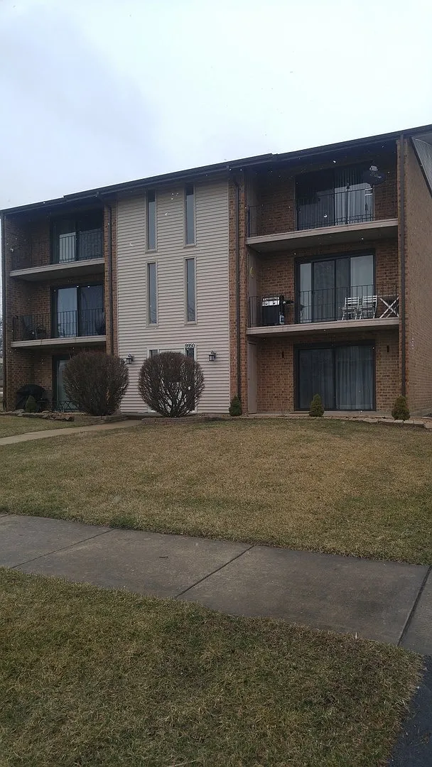 9950 Shady Ln APT 3B photo 1