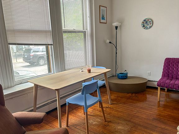 2nd image of 196 Park St #1