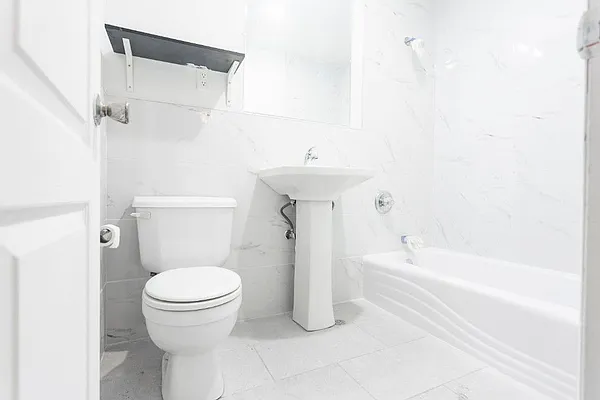 Rented by Dream Space Realty | media 20