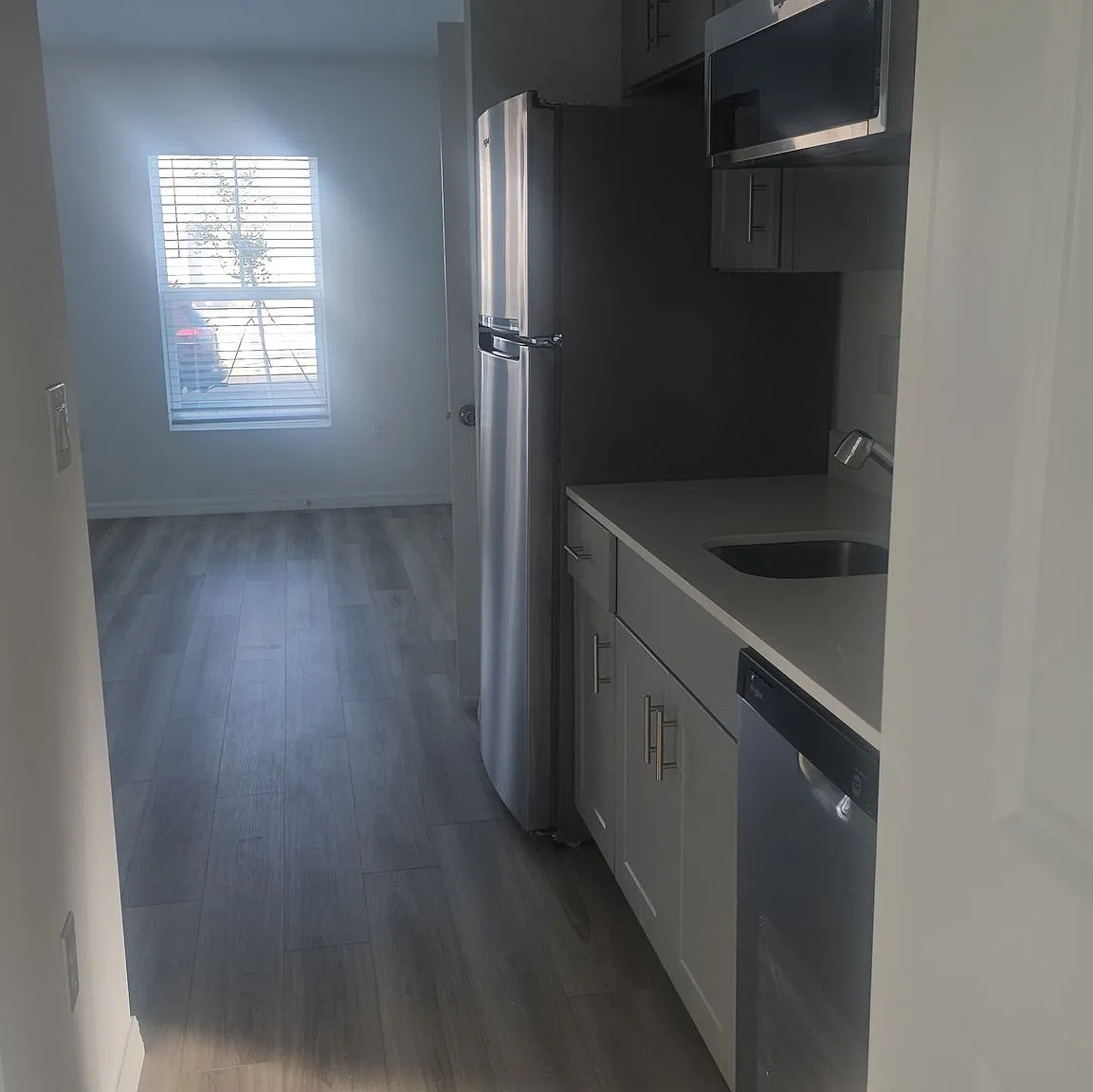 Bedroom suite — Photo 3