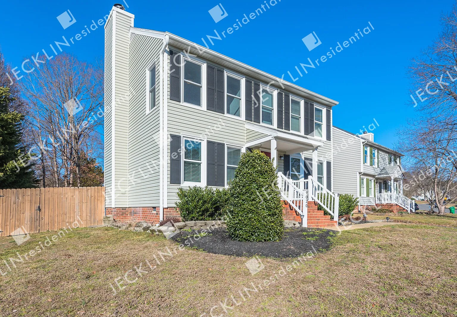 9020 Castle Point Drive — Photo 2