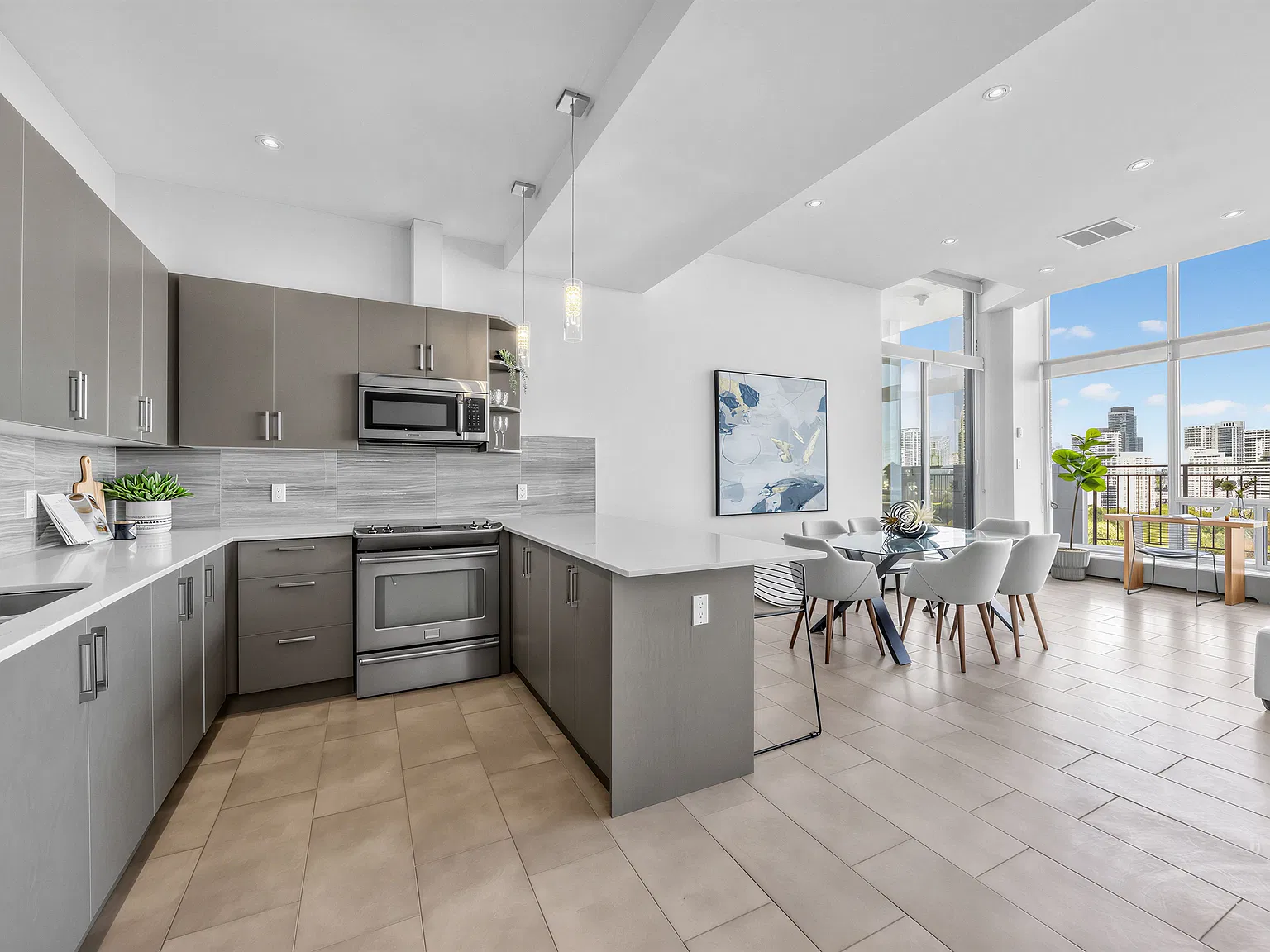 225 Davisville Avenue — Photo 4