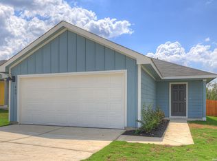 400 WILD GOOSE DR, Luling, TX 78648