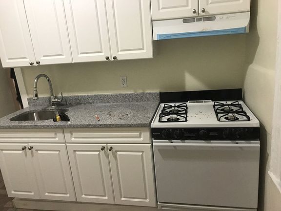 4th image of 2414 27th St APT 1A