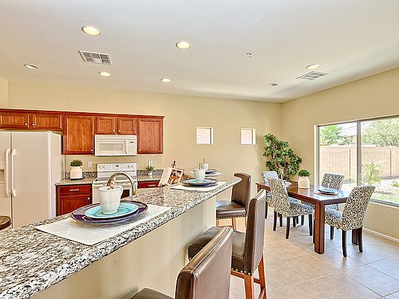 3rd image of 930 E OVERLIN Drive