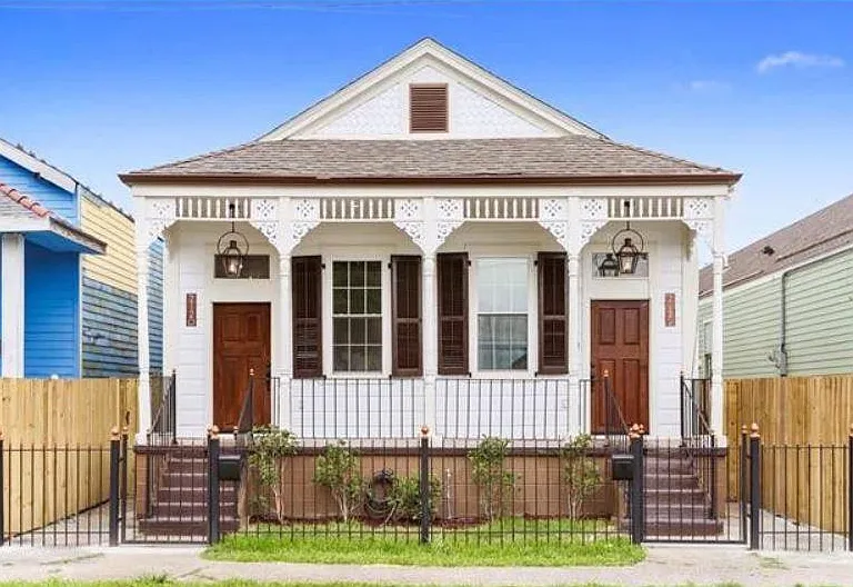 2122 Saint Roch Ave — Photo 1