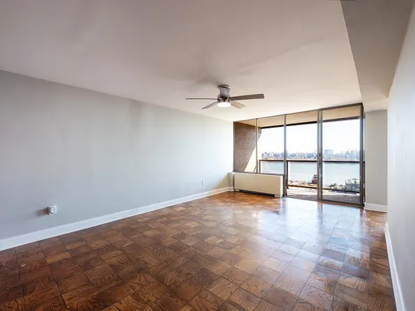 9060 Palisade Avenue image 11 of 17