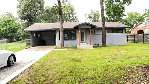 2057 Leona St Photo 1