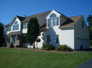 12 Hidden Hills Rd, Oak Ridge, NJ 07438