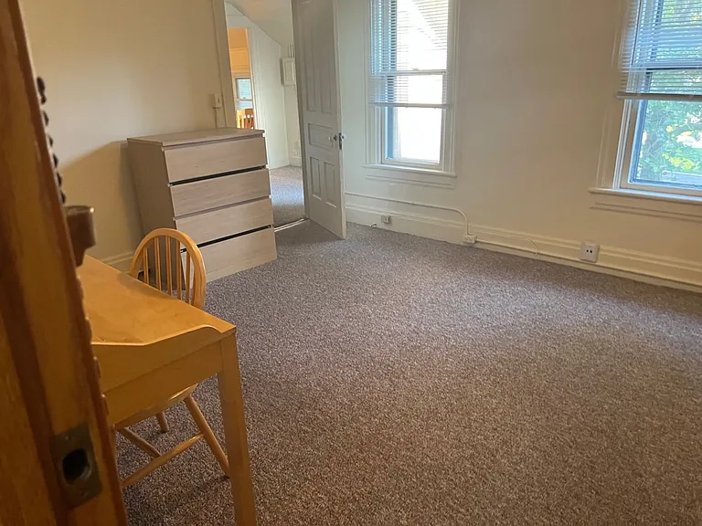 502 N State St — Photo 5