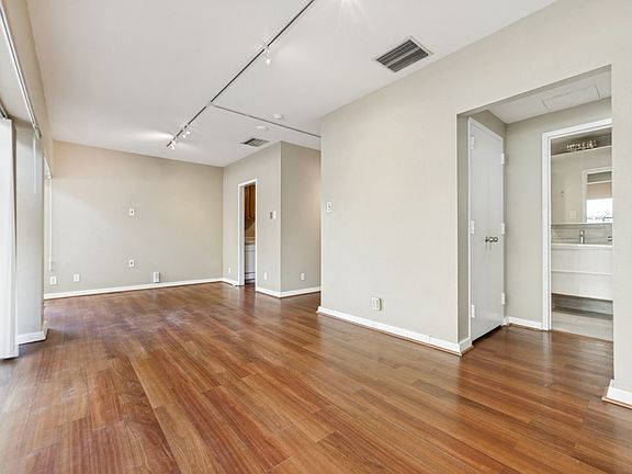 4th image of 6211 W Northwest Hwy APT G113
