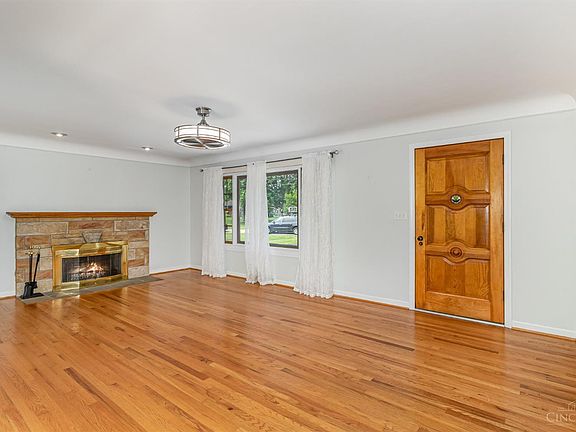 5th image of 755 Jarole Dr