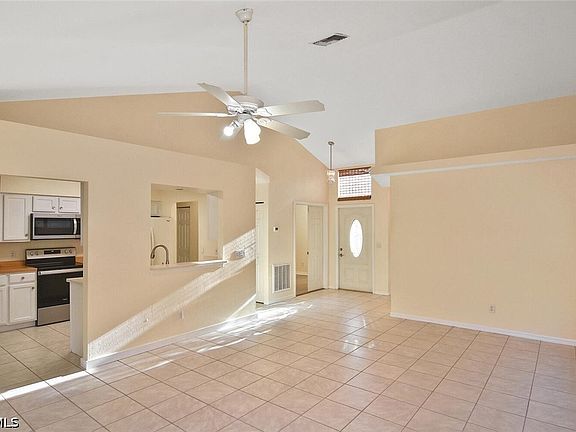 3rd image of 15065 Cloverdale Dr