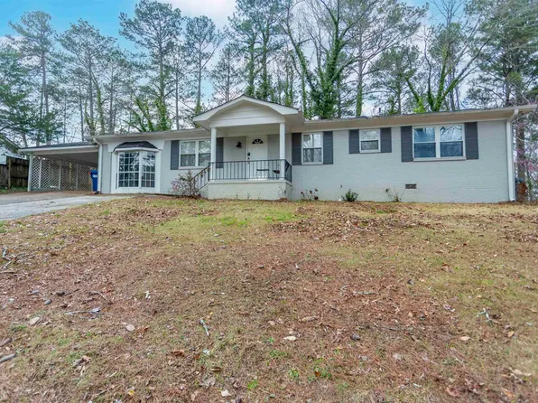 215 8th St N, Pell City, AL 35125