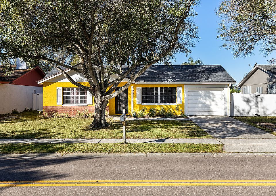 1st image of 10468 Oakhaven Dr