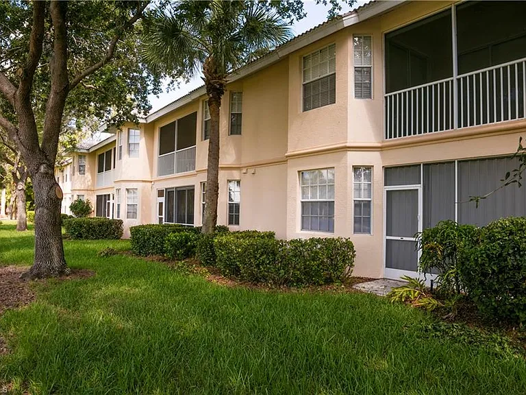 3964 Bishopwood Ct E #1-202 — Photo 17