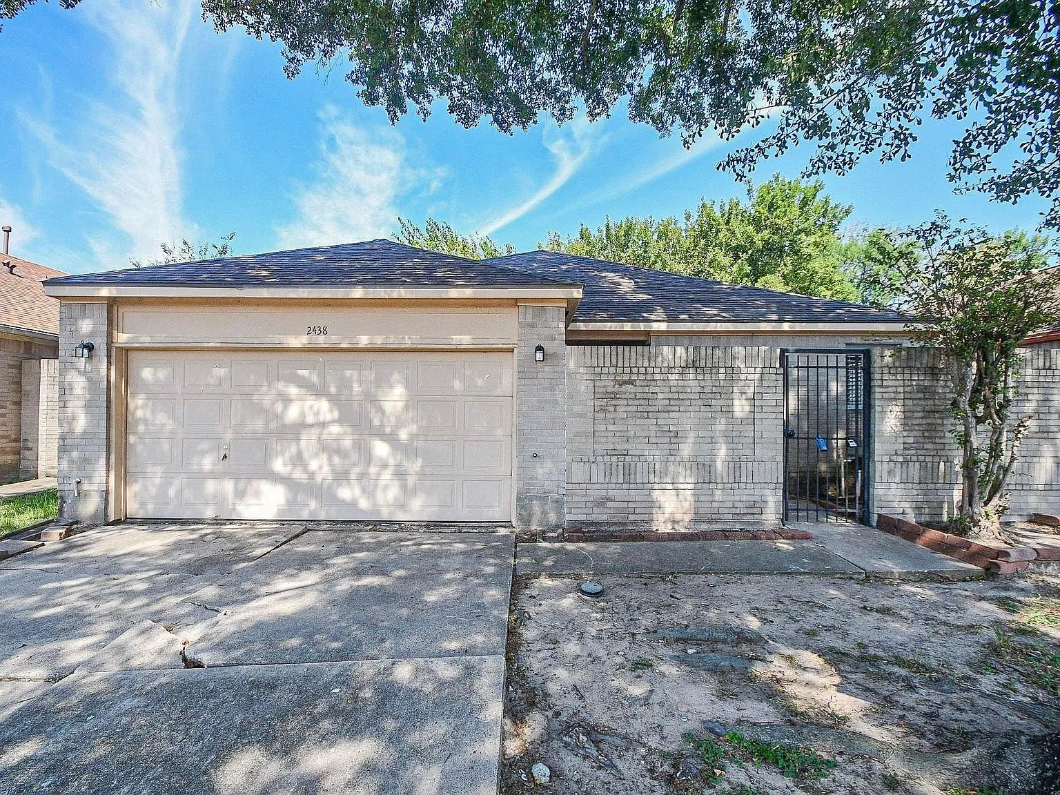 3 bed, 2.0 bath, 1913 sqft, $1,650 — Photo 1