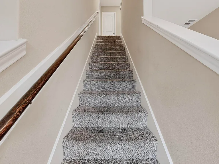 305 Honeysuckle Ln — Photo 10