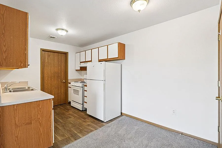 Wyndam Place Senior Residence - Lawrence — Photo 2