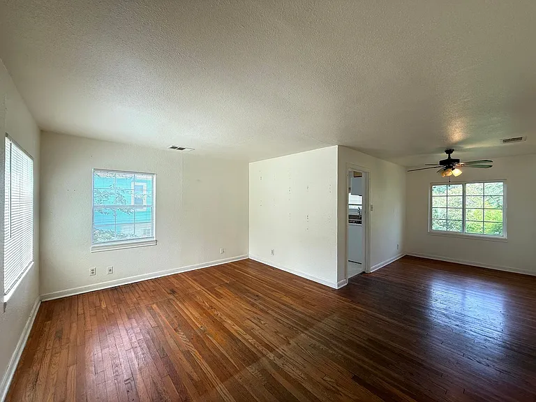 3305 Merrie Lynn Ave — Photo 2