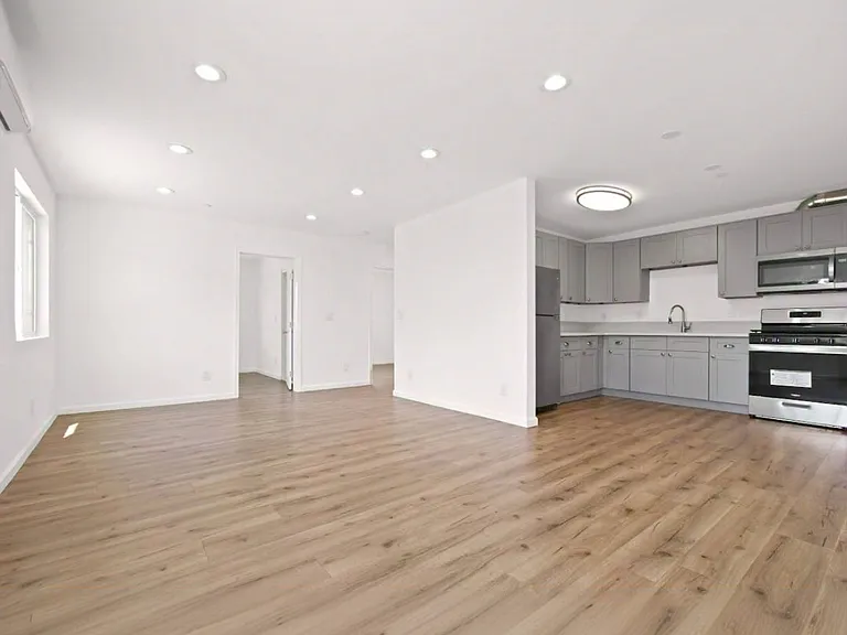 647 W 92nd St #1/2 — Photo 2