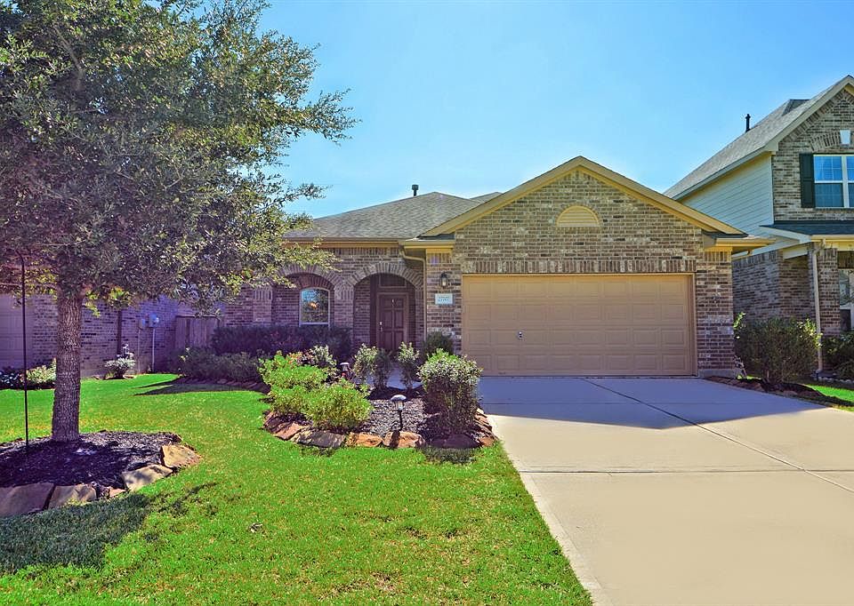 1st image of 27707 Gracefield Ln