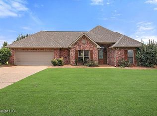 313 Bullock Cir, Richland, MS 39218